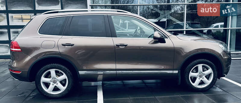 Позашляховик / Кросовер Volkswagen Touareg 2014 в Луцьку