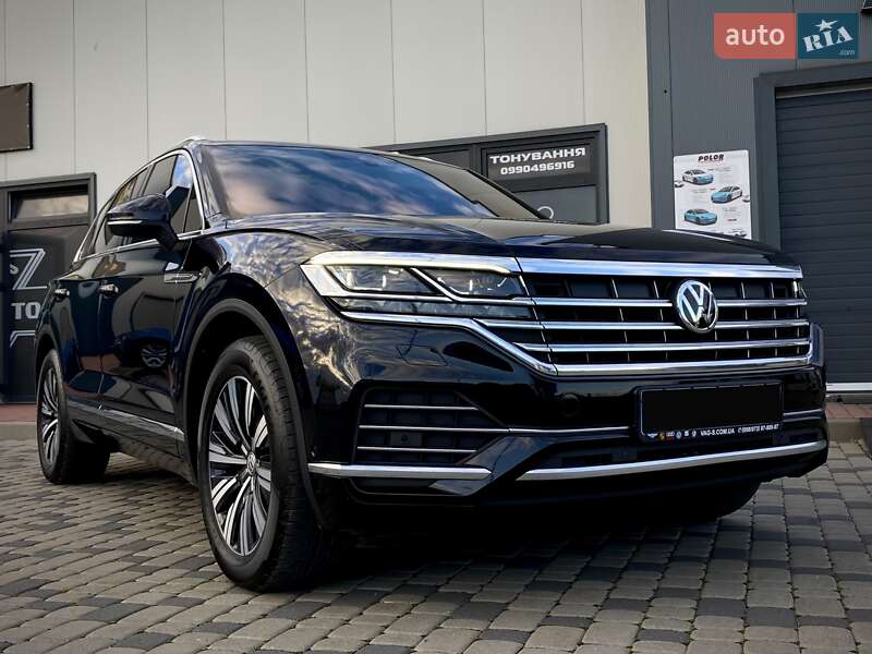 Позашляховик / Кросовер Volkswagen Touareg 2019 в Мукачевому
