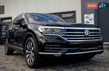 Внедорожник / Кроссовер Volkswagen Touareg 2019 в 