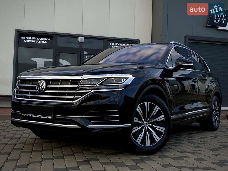 Позашляховик / Кросовер Volkswagen Touareg 2019 в Мукачевому