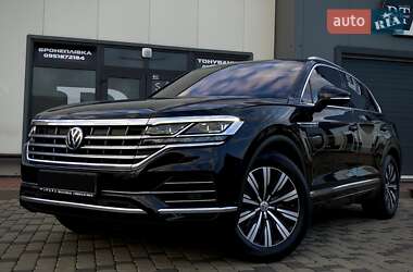 Внедорожник / Кроссовер Volkswagen Touareg 2019 в 