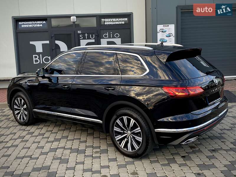 Позашляховик / Кросовер Volkswagen Touareg 2019 в Мукачевому