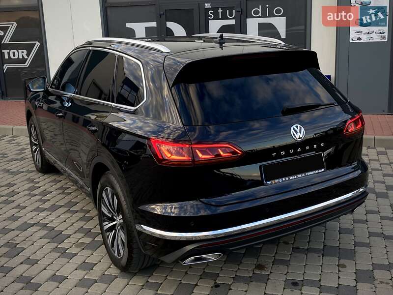 Позашляховик / Кросовер Volkswagen Touareg 2019 в Мукачевому