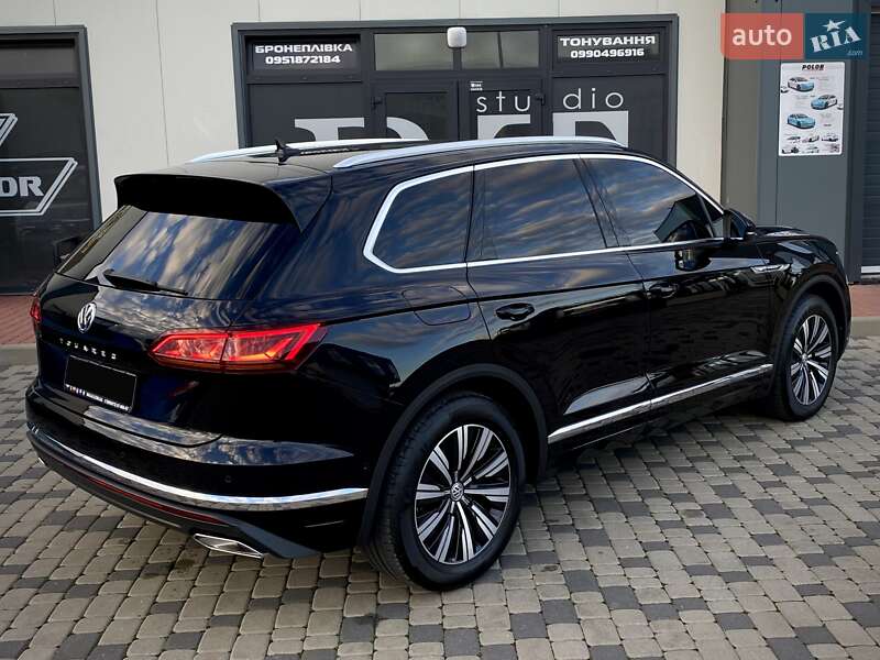Позашляховик / Кросовер Volkswagen Touareg 2019 в Мукачевому