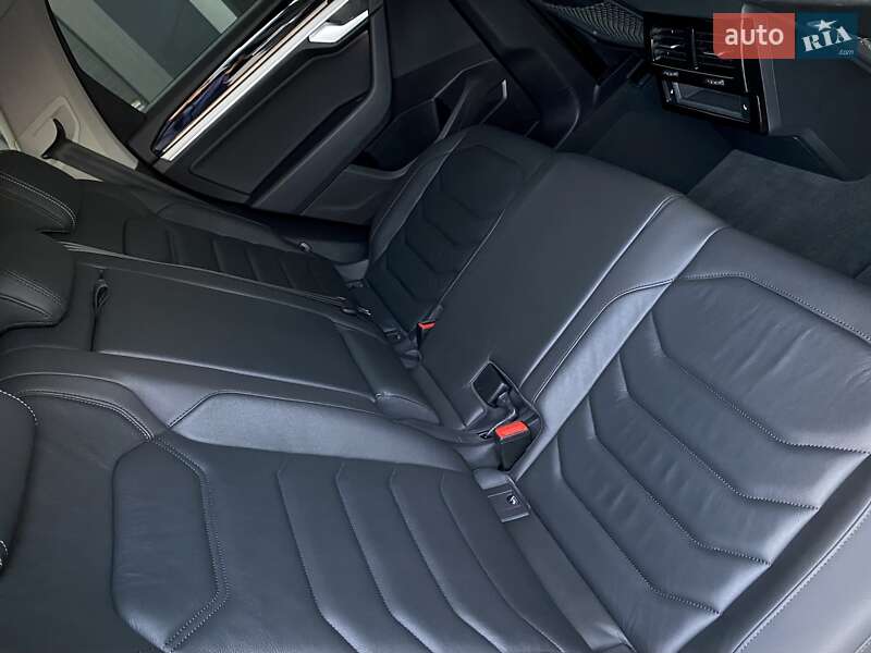 Позашляховик / Кросовер Volkswagen Touareg 2019 в Мукачевому