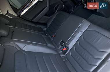 Внедорожник / Кроссовер Volkswagen Touareg 2019 в 