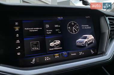Внедорожник / Кроссовер Volkswagen Touareg 2019 в 