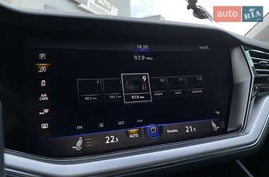 Внедорожник / Кроссовер Volkswagen Touareg 2019 в 