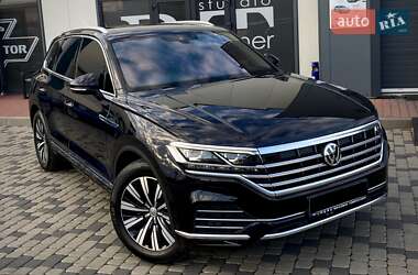 Внедорожник / Кроссовер Volkswagen Touareg 2019 в Мукачево