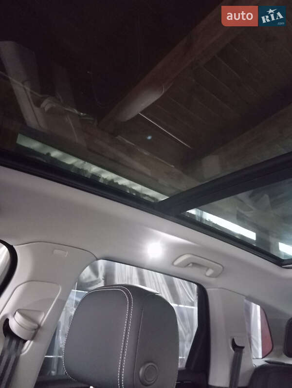 Позашляховик / Кросовер Volkswagen Touareg 2024 в Бучі