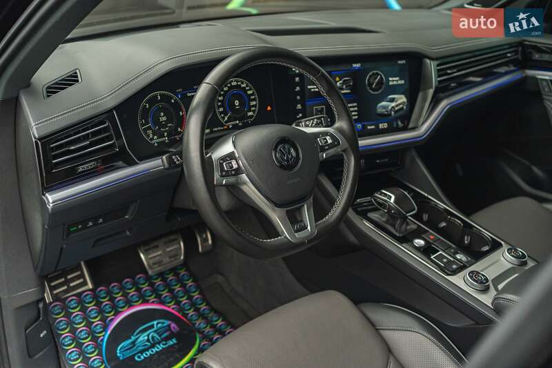 Позашляховик / Кросовер Volkswagen Touareg 2019 в Луцьку