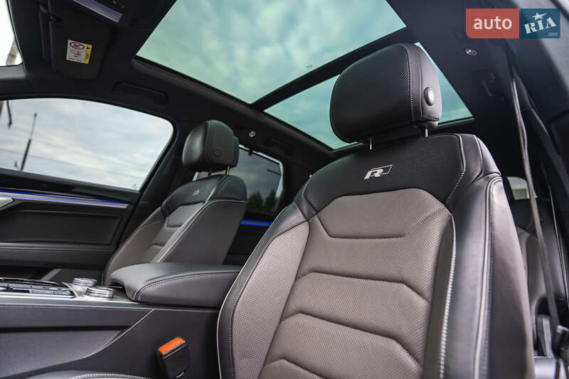 Позашляховик / Кросовер Volkswagen Touareg 2019 в Луцьку