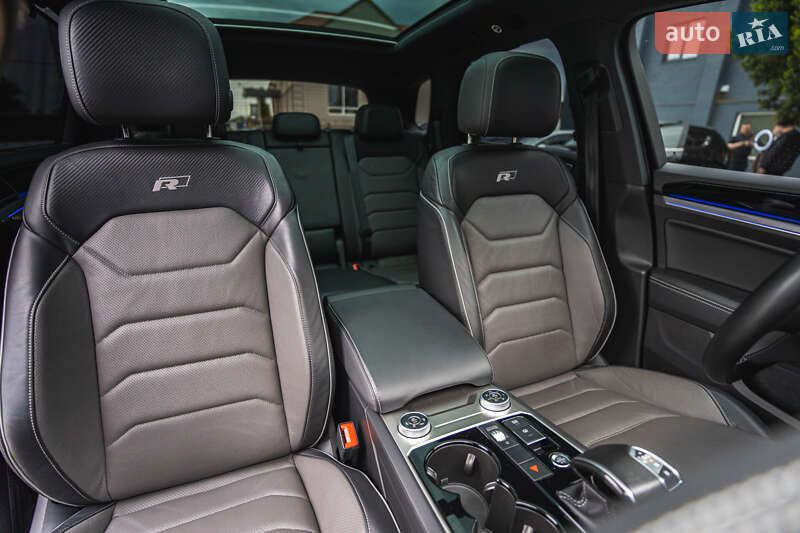 Позашляховик / Кросовер Volkswagen Touareg 2019 в Луцьку