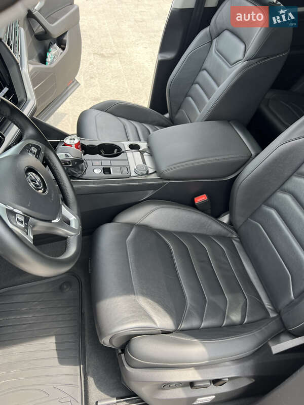 Внедорожник / Кроссовер Volkswagen Touareg 2019 в Львове фото 22 Внедорожник / Кроссовер Volkswagen Touareg 2019 в Львове
