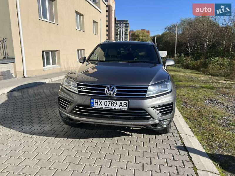 Внедорожник / Кроссовер Volkswagen Touareg 2016 в Хмельницком