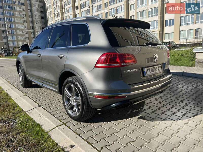 Внедорожник / Кроссовер Volkswagen Touareg 2016 в Хмельницком