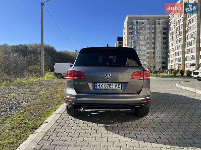 Внедорожник / Кроссовер Volkswagen Touareg 2016 в Хмельницком