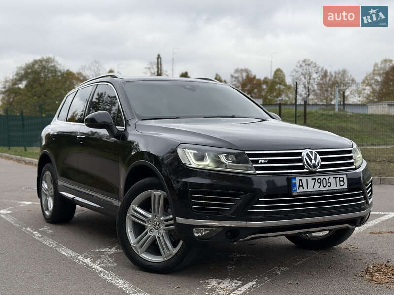 Позашляховик / Кросовер Volkswagen Touareg 2015 в Києві