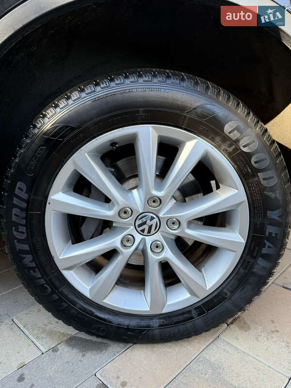Внедорожник / Кроссовер Volkswagen Touareg 2013 в Черновцах фото 39 Внедорожник / Кроссовер Volkswagen Touareg 2013 в Черновцах