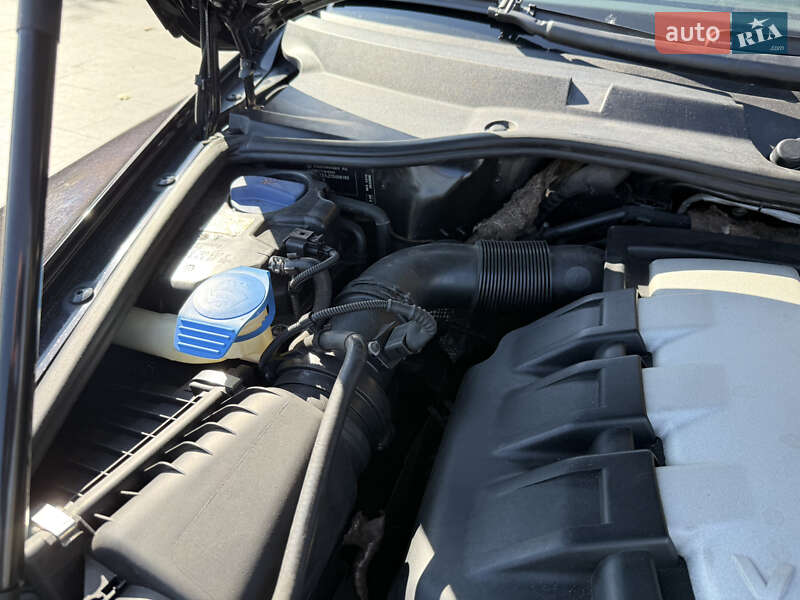 Внедорожник / Кроссовер Volkswagen Touareg 2006 в Одессе