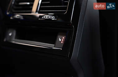 Внедорожник / Кроссовер Volkswagen Touareg 2023 в 