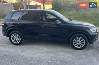 Позашляховик / Кросовер Volkswagen Touareg 2015 в 