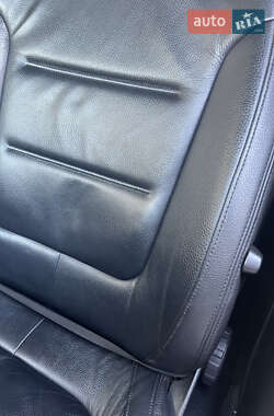 Позашляховик / Кросовер Volkswagen Touareg 2015 в 