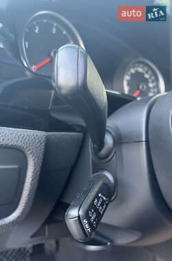 Позашляховик / Кросовер Volkswagen Touareg 2015 в 