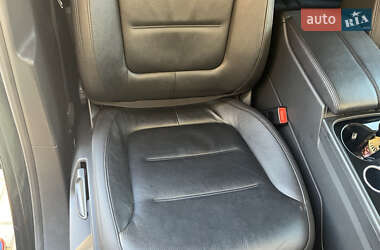 Позашляховик / Кросовер Volkswagen Touareg 2015 в 