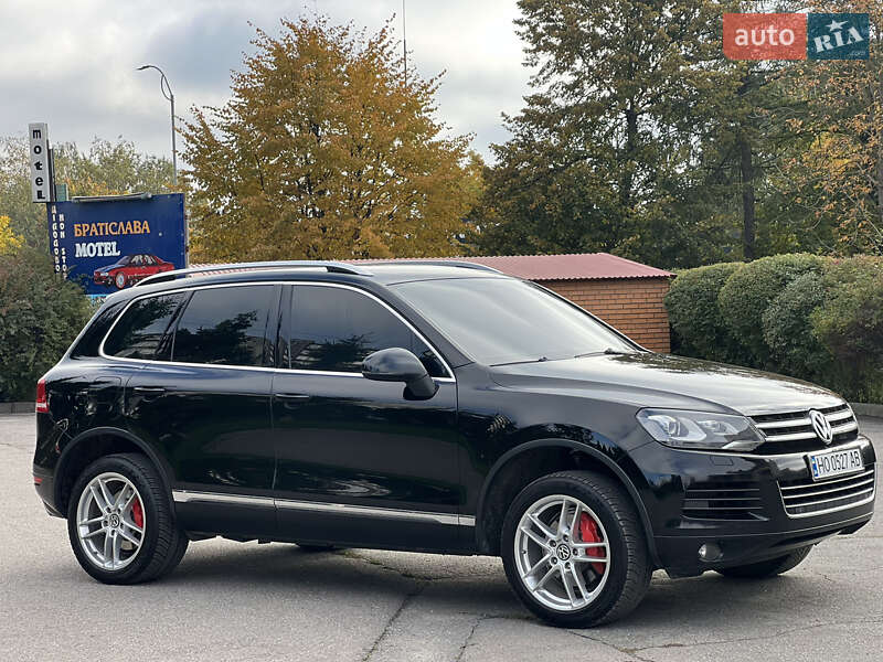 Внедорожник / Кроссовер Volkswagen Touareg 2011 в Тернополе