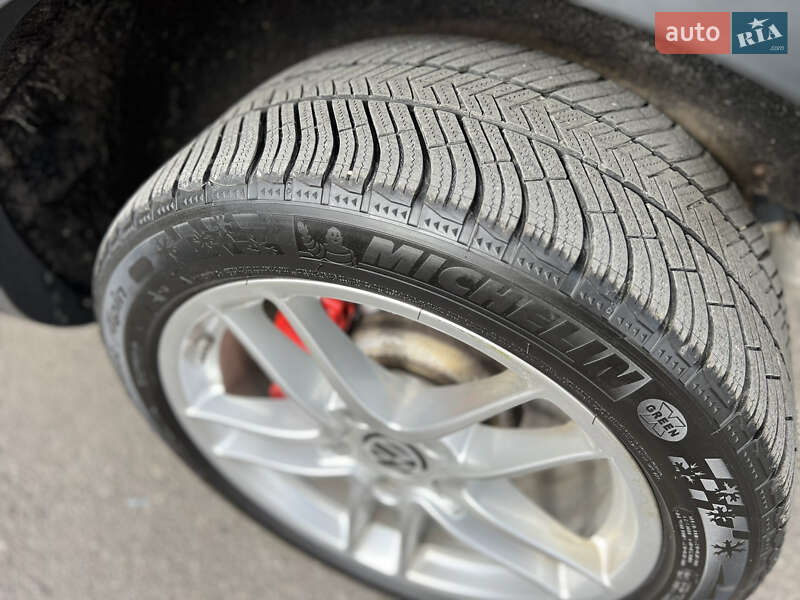 Внедорожник / Кроссовер Volkswagen Touareg 2011 в Тернополе