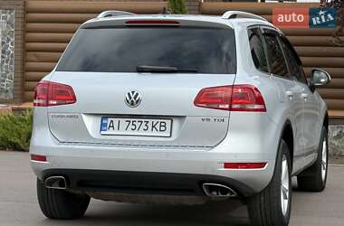 Внедорожник / Кроссовер Volkswagen Touareg 2012 в 