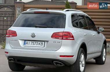 Внедорожник / Кроссовер Volkswagen Touareg 2012 в 