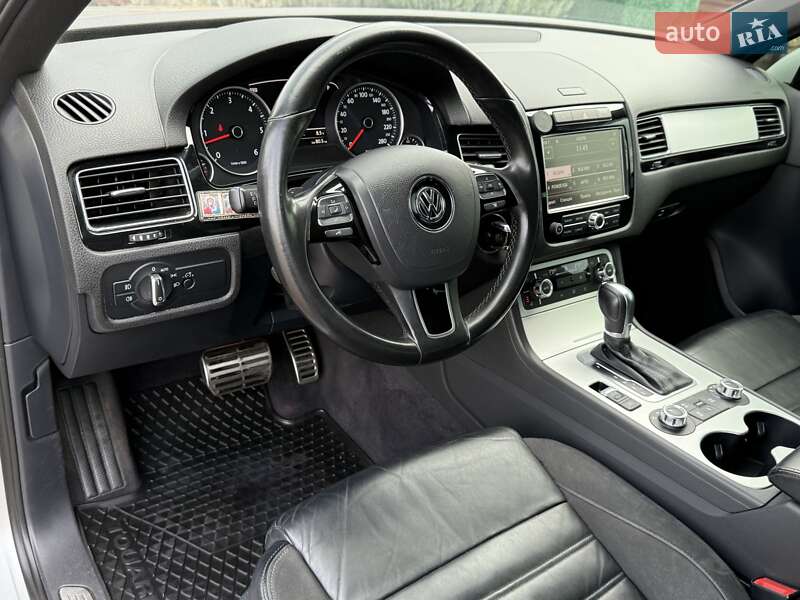 Позашляховик / Кросовер Volkswagen Touareg 2012 в Києві фото 46 Позашляховик / Кросовер Volkswagen Touareg 2012 в Києві
