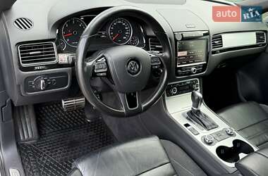 Внедорожник / Кроссовер Volkswagen Touareg 2012 в 