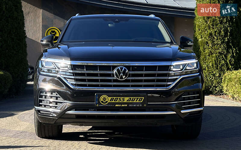 Позашляховик / Кросовер Volkswagen Touareg 2021 в Львові