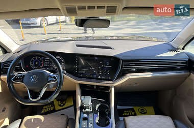 Внедорожник / Кроссовер Volkswagen Touareg 2021 в 