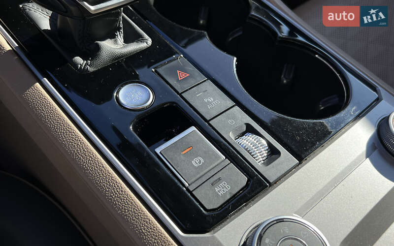 Позашляховик / Кросовер Volkswagen Touareg 2021 в Львові