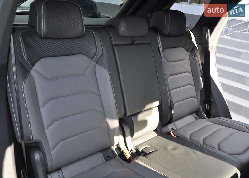 Позашляховик / Кросовер Volkswagen Touareg 2022 в Одесі