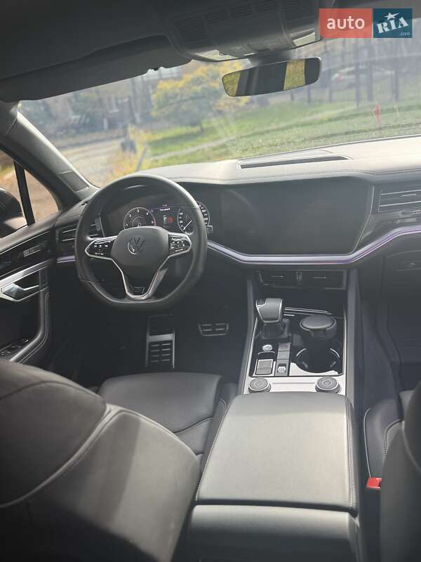 Позашляховик / Кросовер Volkswagen Touareg 2023 в Києві