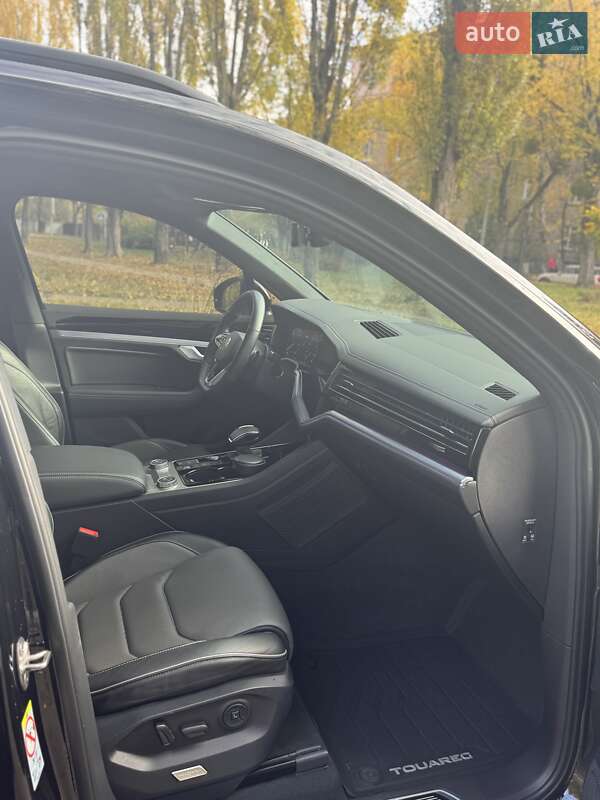 Позашляховик / Кросовер Volkswagen Touareg 2023 в Києві