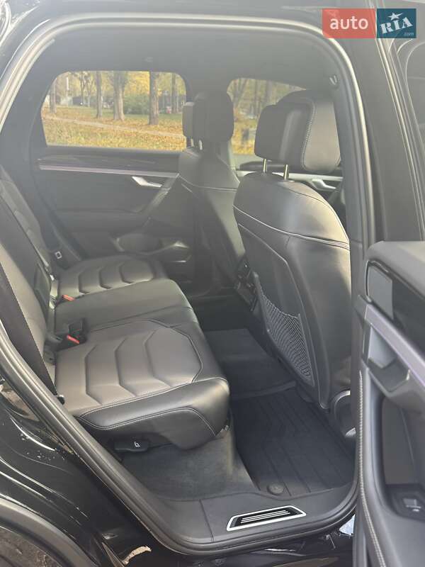 Позашляховик / Кросовер Volkswagen Touareg 2023 в Києві