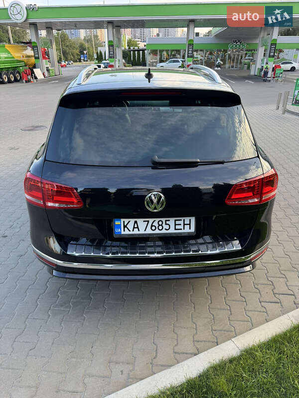 Внедорожник / Кроссовер Volkswagen Touareg 2016 в Киеве