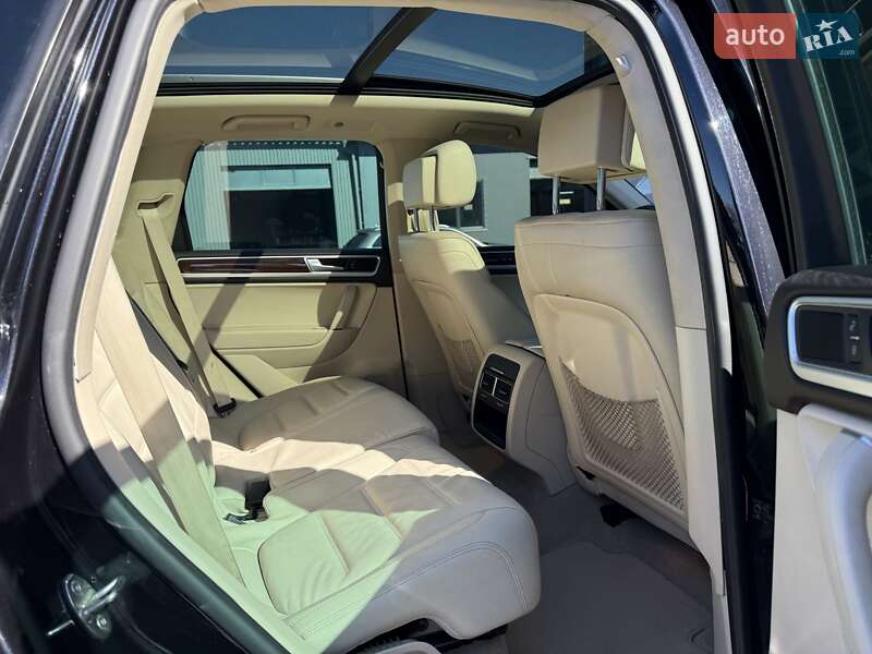 Позашляховик / Кросовер Volkswagen Touareg 2016 в Львові фото 50 Позашляховик / Кросовер Volkswagen Touareg 2016 в Львові