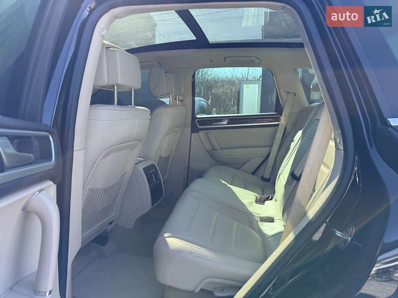 Позашляховик / Кросовер Volkswagen Touareg 2016 в Львові фото 54 Позашляховик / Кросовер Volkswagen Touareg 2016 в Львові