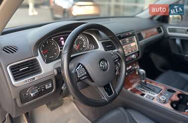 Внедорожник / Кроссовер Volkswagen Touareg 2010 в 