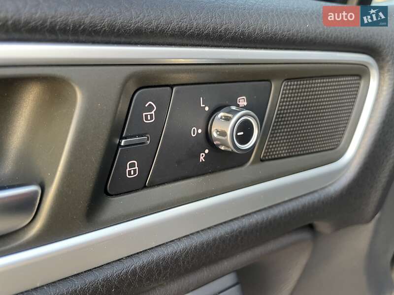 Внедорожник / Кроссовер Volkswagen Touareg 2010 в Хмельницком фото 50 Внедорожник / Кроссовер Volkswagen Touareg 2010 в Хмельницком