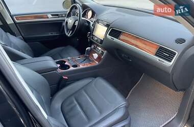 Внедорожник / Кроссовер Volkswagen Touareg 2010 в 
