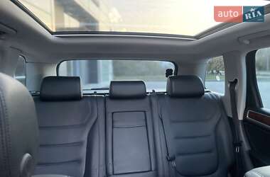 Внедорожник / Кроссовер Volkswagen Touareg 2010 в 