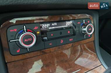Внедорожник / Кроссовер Volkswagen Touareg 2010 в 